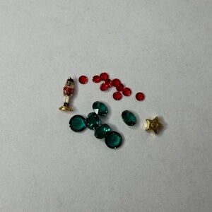 Origami Owl HOLIDAY CHRISTMAS 4 CHARM SET: NUTCRACKER STAR GREEN RED